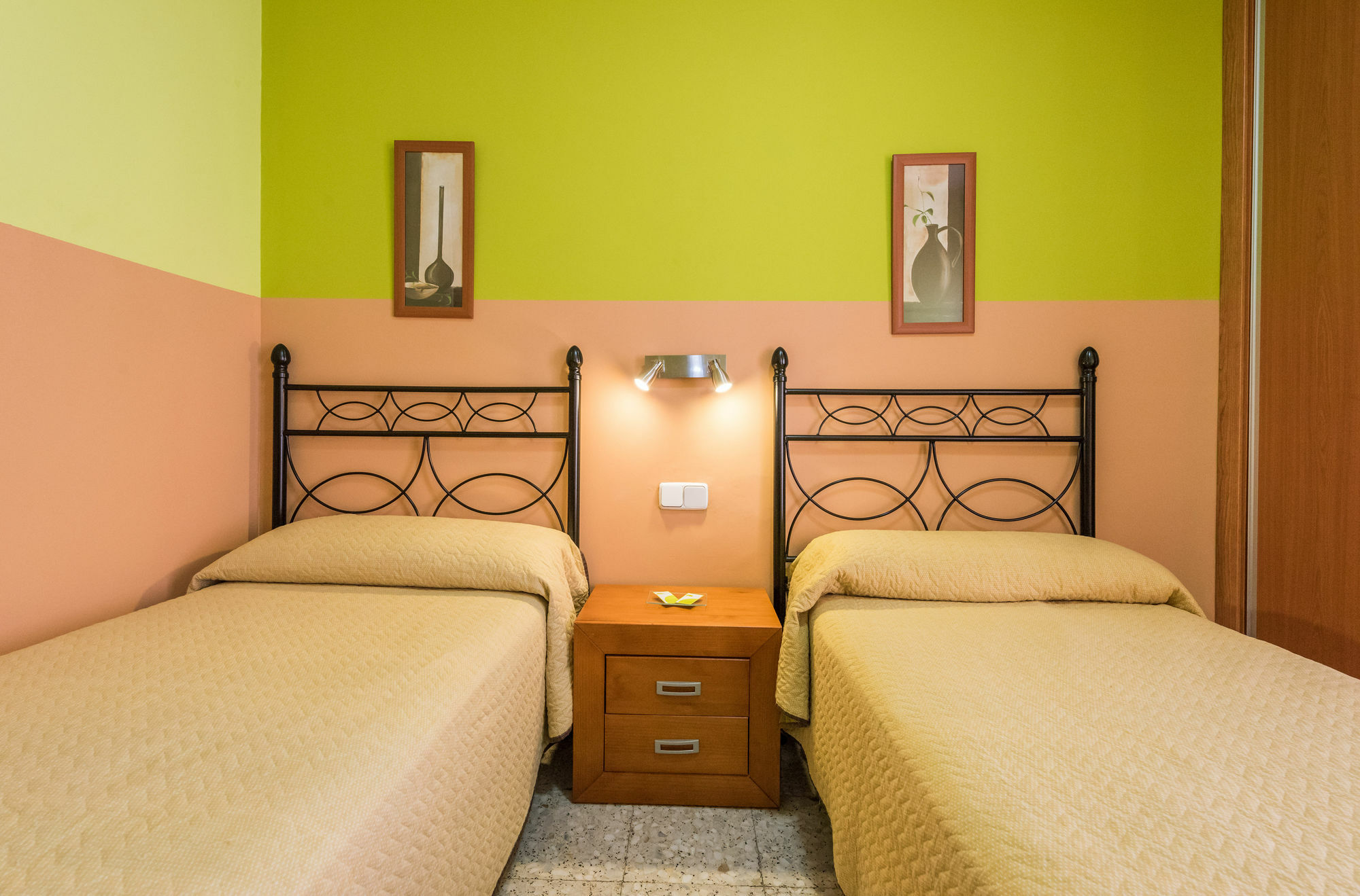 Hostal Arkanta 阿尔甘达·德尔·雷伊 外观 照片