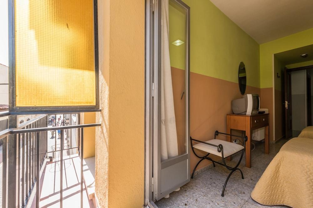 Hostal Arkanta 阿尔甘达·德尔·雷伊 外观 照片